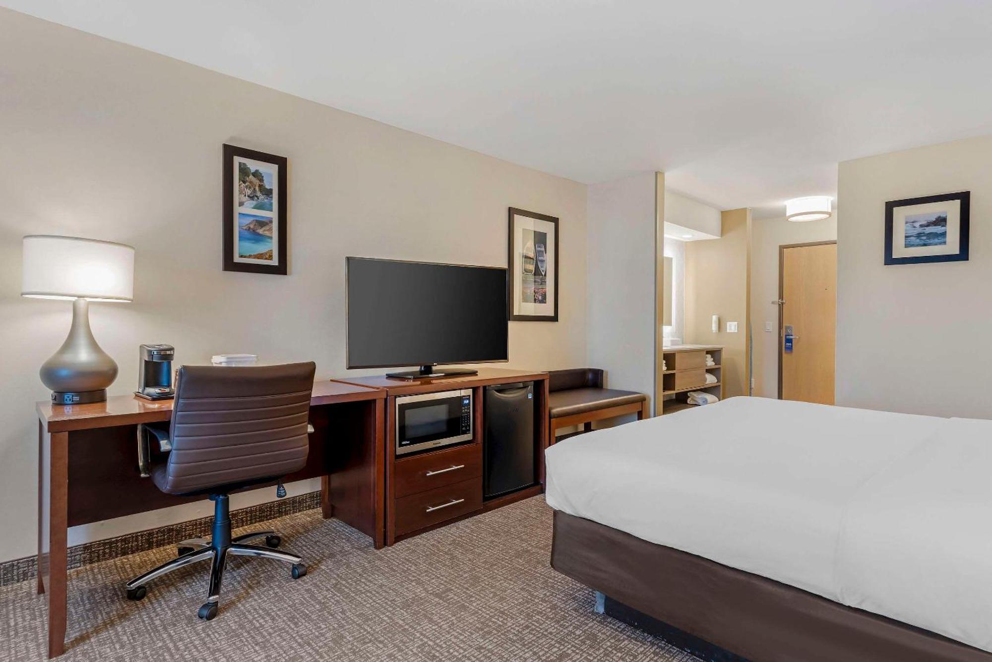 Comfort Inn Marina On The Monterey Bay Buitenkant foto